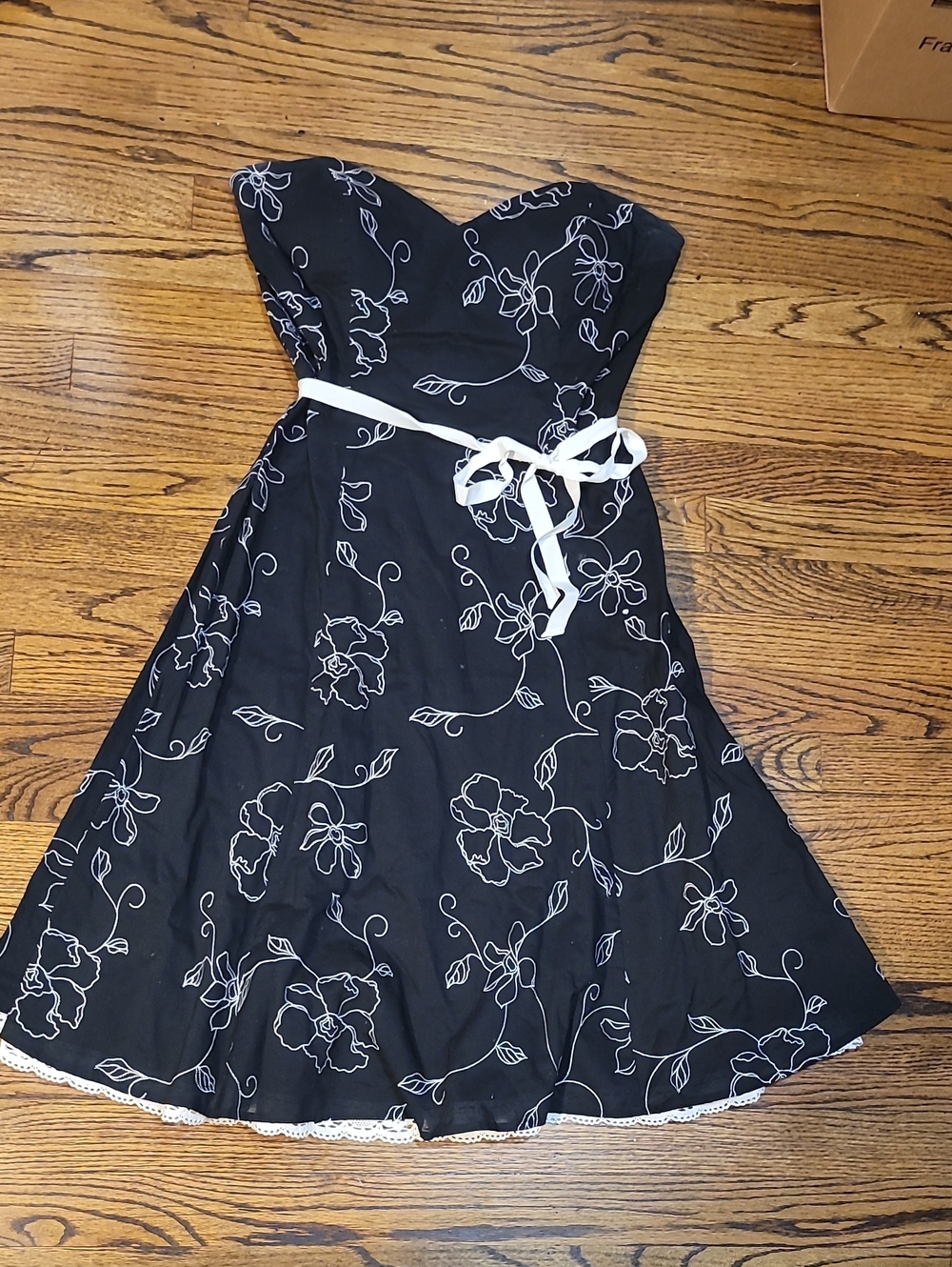 White House Black Market Black Strapless Floral Dress with White Belt